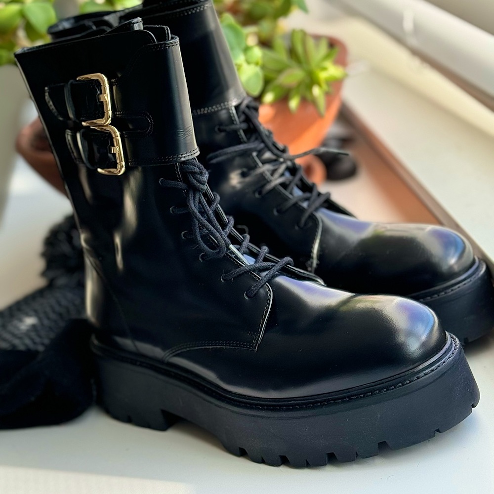 🐘SOLD H&M Leather Lace Up Black Boots Zipper 9 40🐘